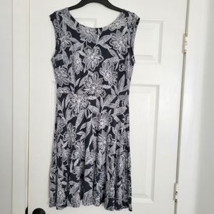 LOFT Gray & White Paisley Dress